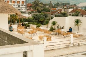 10 Cafe Rooftop di Jakarta Selatan yang Wajib Dikunjungi Sekarang!